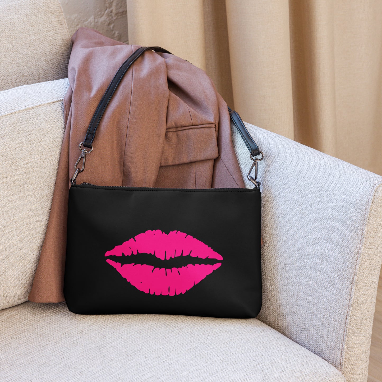 Pink lips Crossbody bag